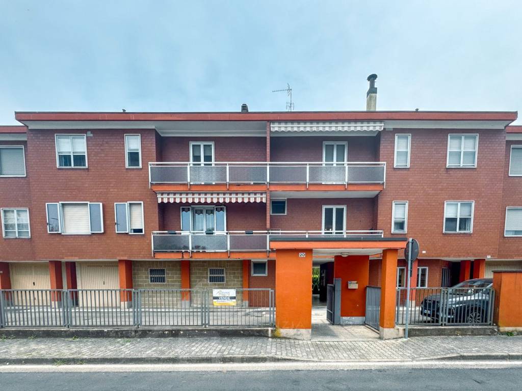 Appartamento a Momo in via circonvallazione 20 - Foto 2
