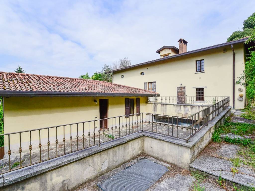 Villa a Castello di brianza in Via Monte Grappa, 6 - Foto 4