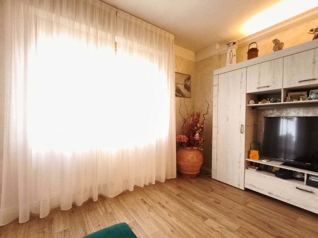 Appartamento a Montemurlo in Via Riccardo Scarpettini, 345 - Foto 2