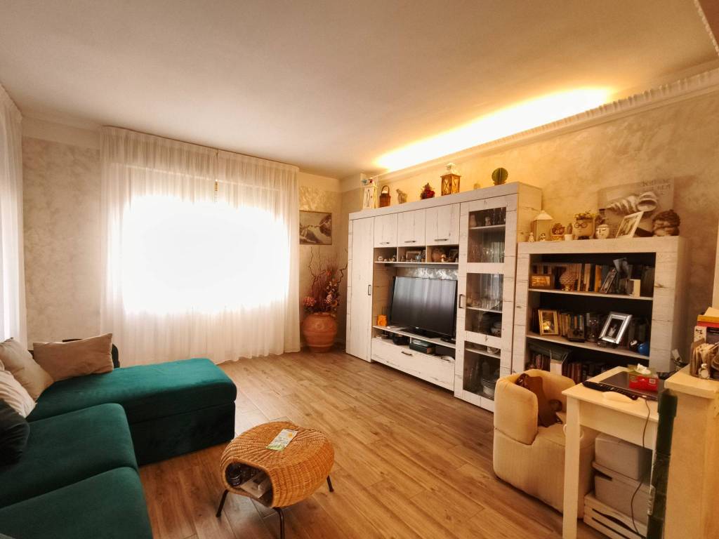 Appartamento a Montemurlo in Via Riccardo Scarpettini, 345 - Foto 3