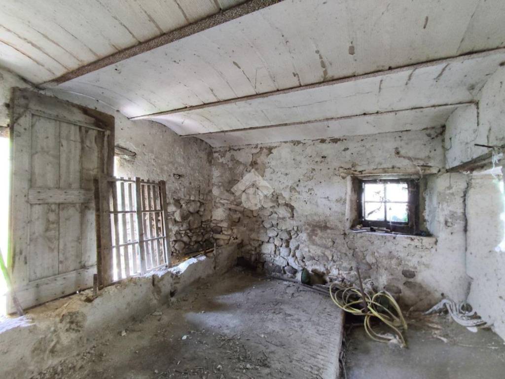 Rustico / casale a Caprino veronese in PIAZZA STRINGA - Foto 5