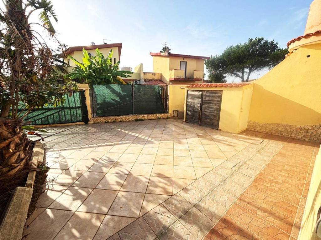 Villa a Capoterra in Via degli Aironi - Foto 2