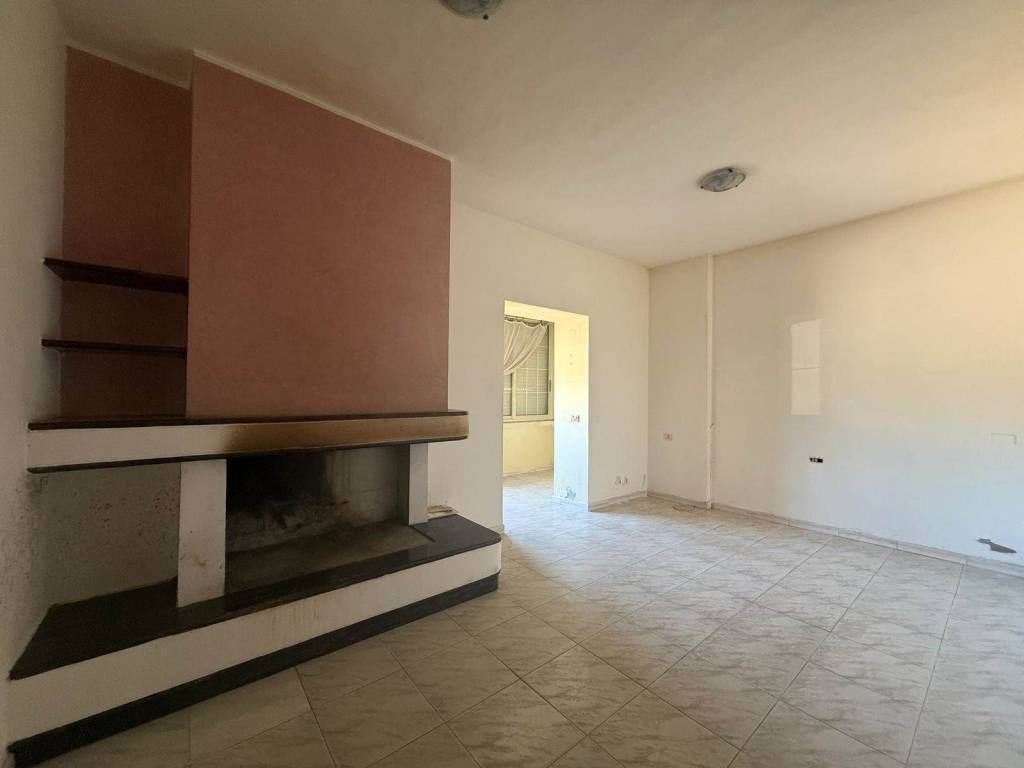 Appartamento a Carbonia in Via Vincenzo Monti, 4 - Foto 2