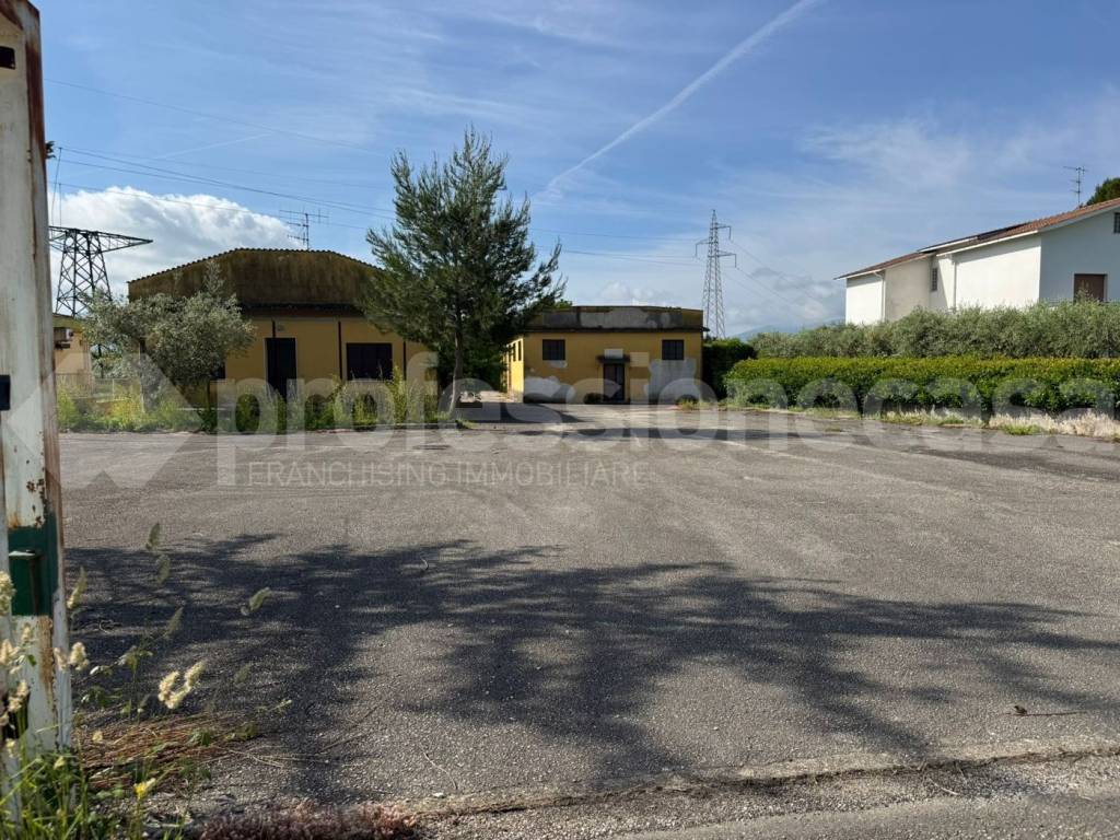 Immobile a Pozzilli in S.S. 85 venafrana, . - Foto 2