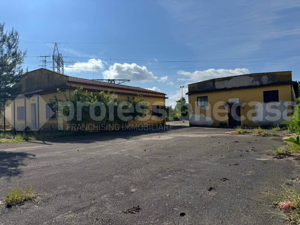 Immobile a Pozzilli in S.S. 85 venafrana, . - Foto 3