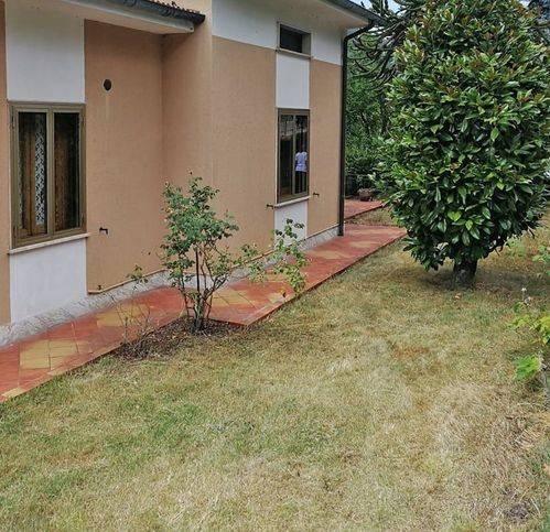 Villa a Piazza al serchio in Via Giuseppe Garibaldi 49 - Foto 4