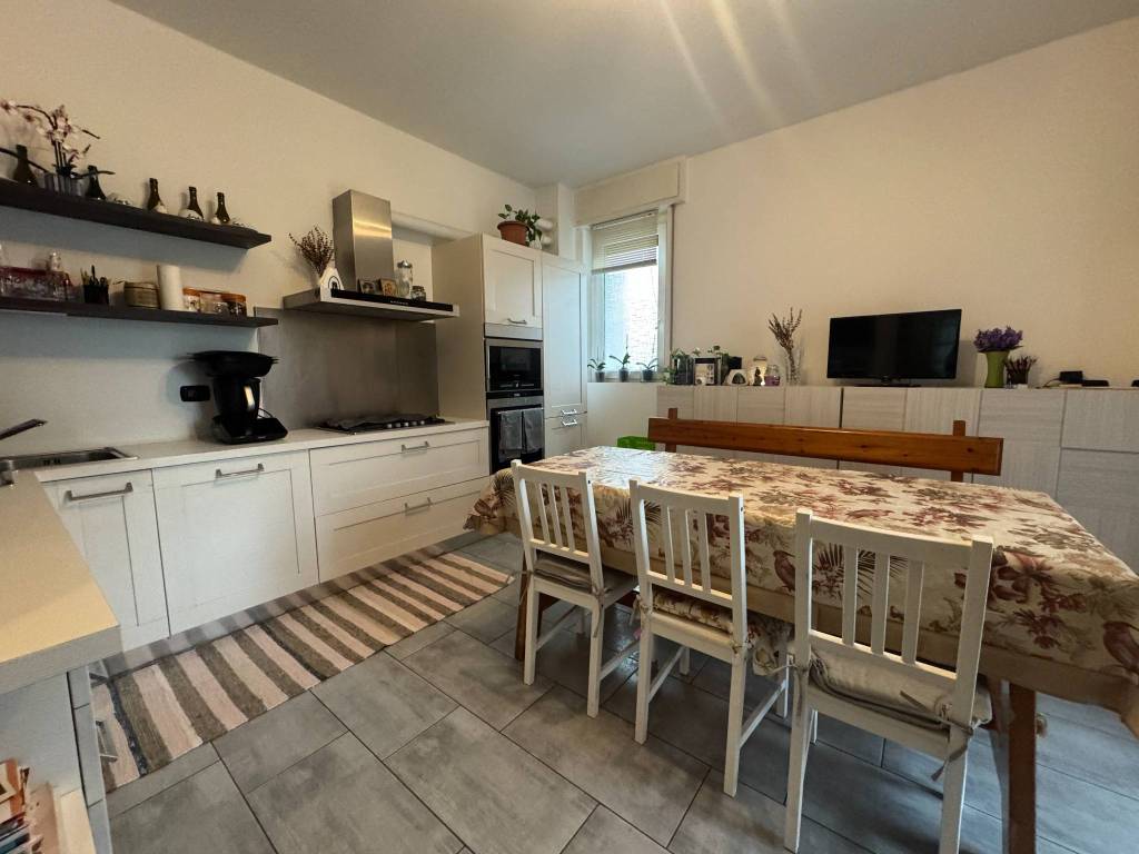 Appartamento a Dalmine in Via Alessandro Manzoni, 55 - Foto 2