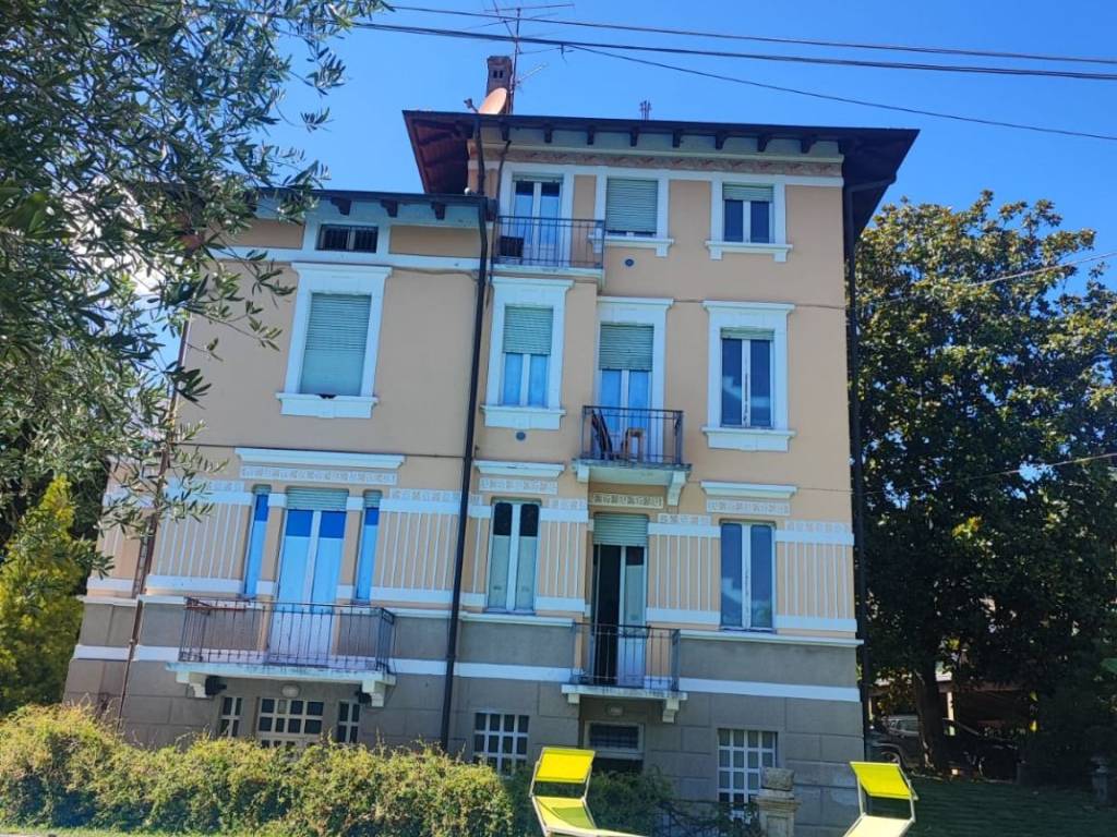 Villa a Lesa in Via Campi Elisi, 4 - Foto 4