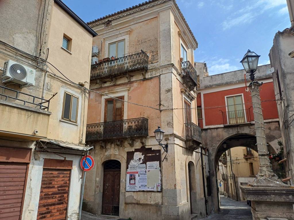 Casa indipendente a Caulonia in Via Regina Margherita - Foto 2
