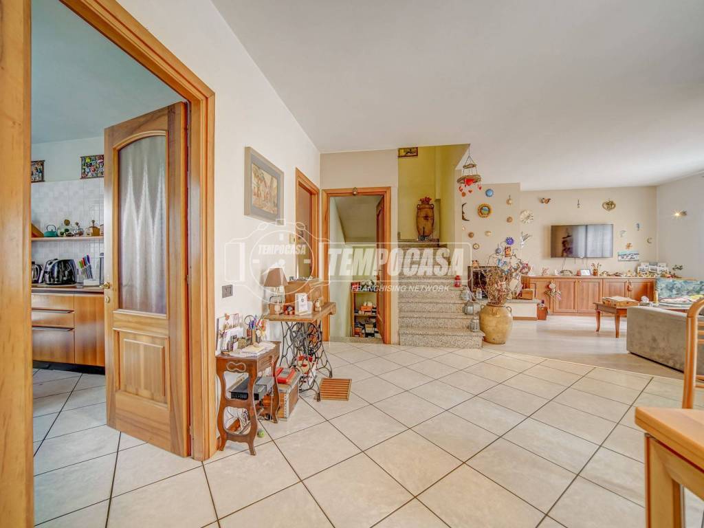 Villa a Castelletto sopra ticino in Via Tintoretto - Foto 4
