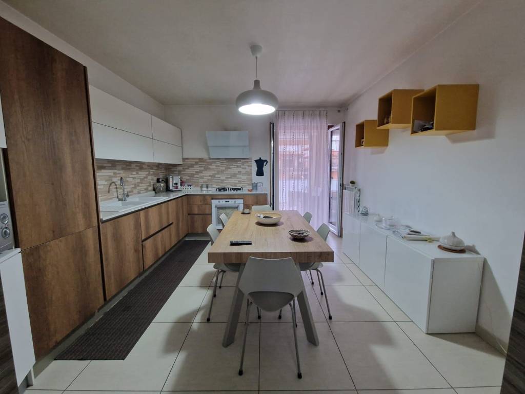 Appartamento a Lusciano in Viale Alessandro Manzoni - Foto 2