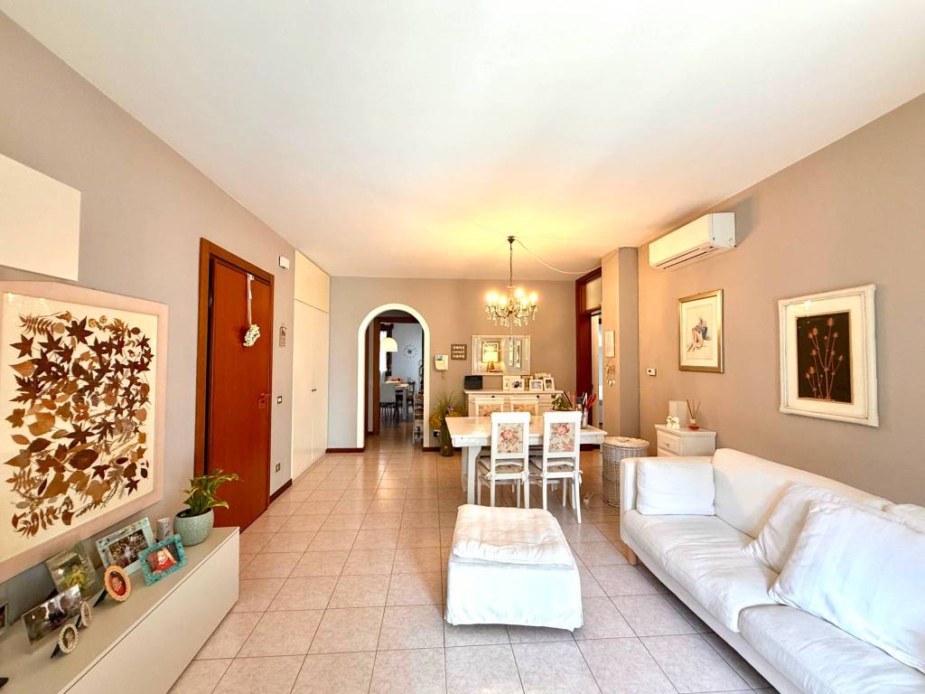 Appartamento a Monticello conte otto in Via Guglielmo Marconi, 34 - Foto 2