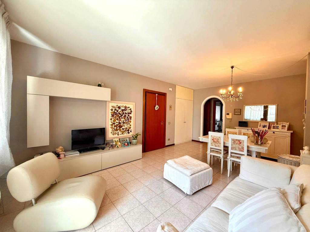 Appartamento a Monticello conte otto in Via Guglielmo Marconi, 34 - Foto 4