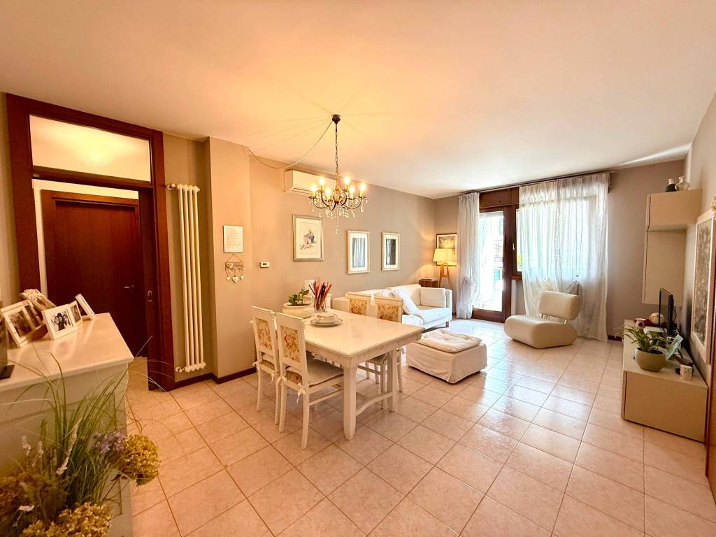 Appartamento a Monticello conte otto in Via Guglielmo Marconi, 34 - Foto 5