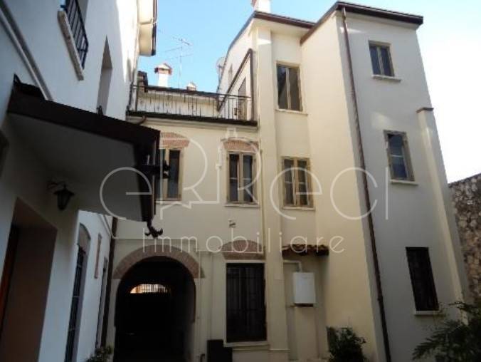 Appartamento a Mantova in Via Alessandro Cavriani - Foto 2