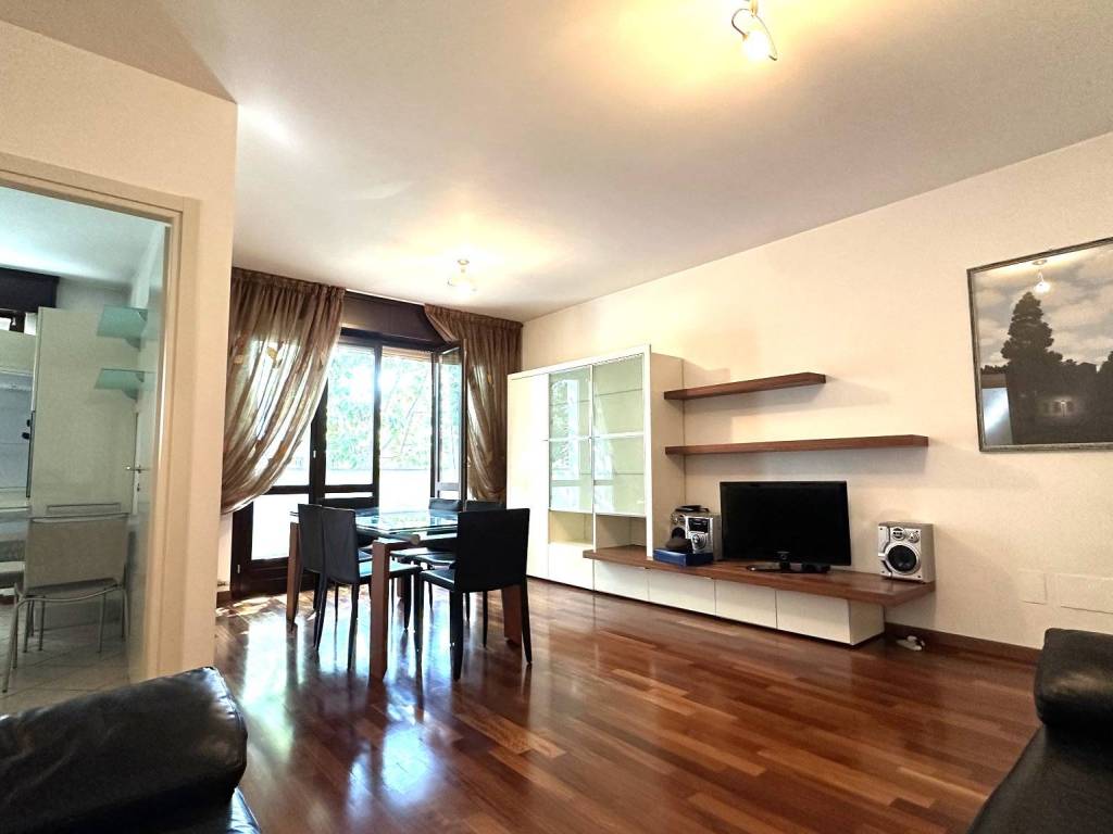 Appartamento a Saronno in Viale Rimembranze, 34 - Foto 3