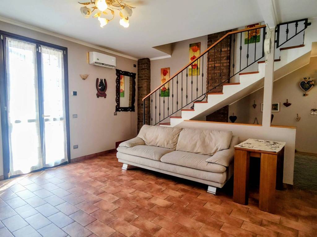 Casa indipendente a Bareggio in Via Piave, 39 - Foto 4