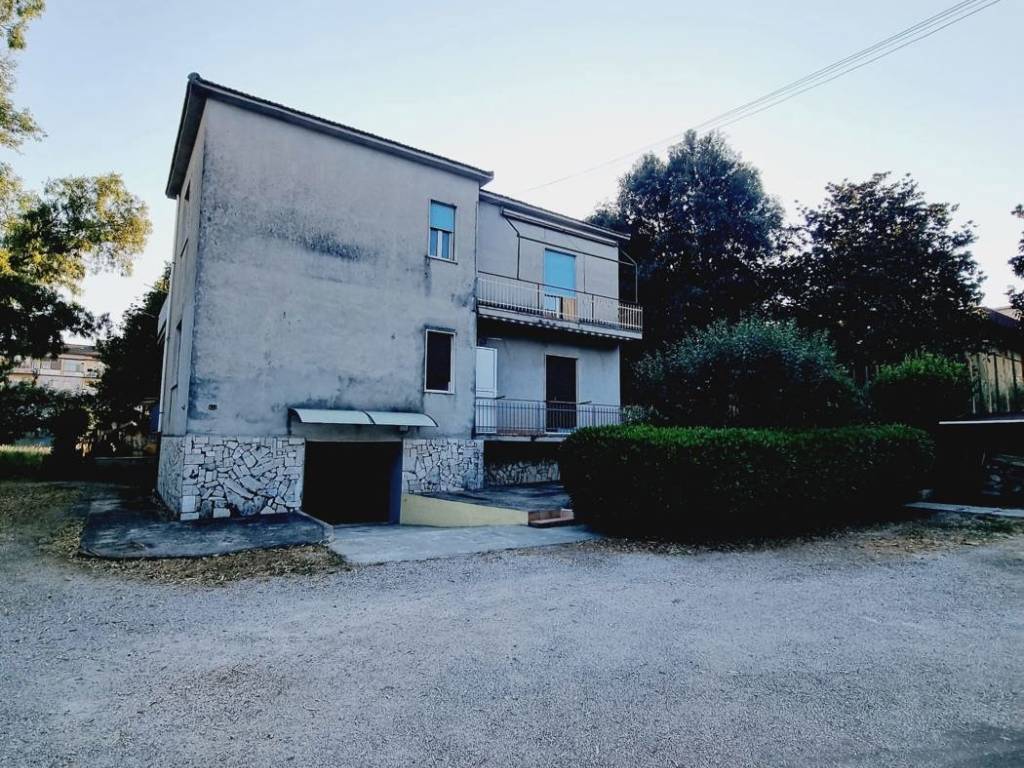 Appartamento a Aprilia in VIA GRAZIA DELEDDA, 18 - Foto 3
