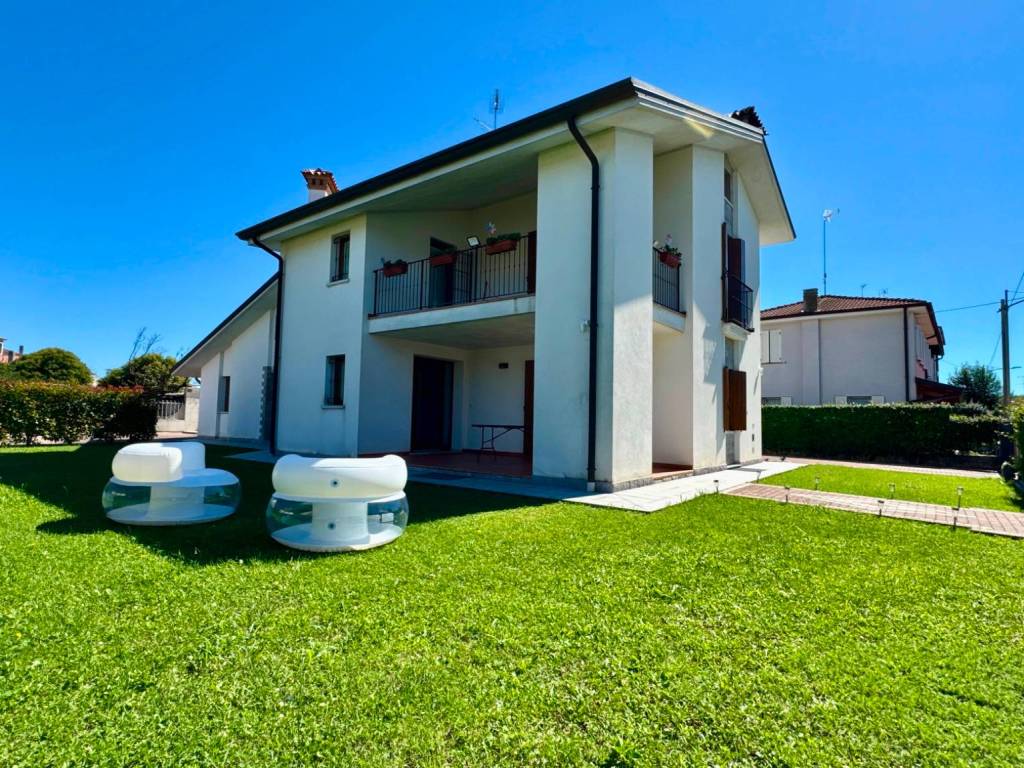 Villa a Villesse in Via Arturo Zardini - Foto 2