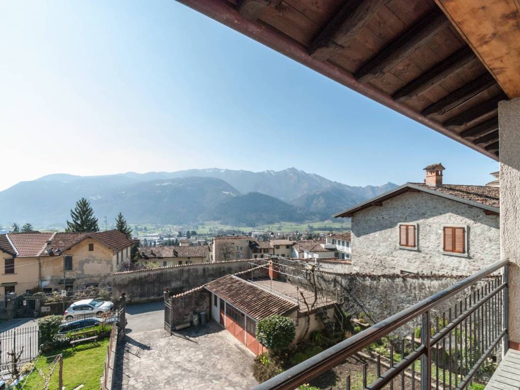 Appartamento a Clusone in Via San Narno, 3 - Foto 2