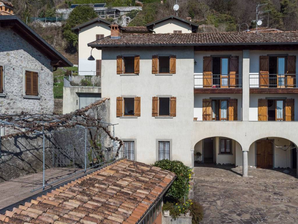 Appartamento a Clusone in Via San Narno, 3 - Foto 3
