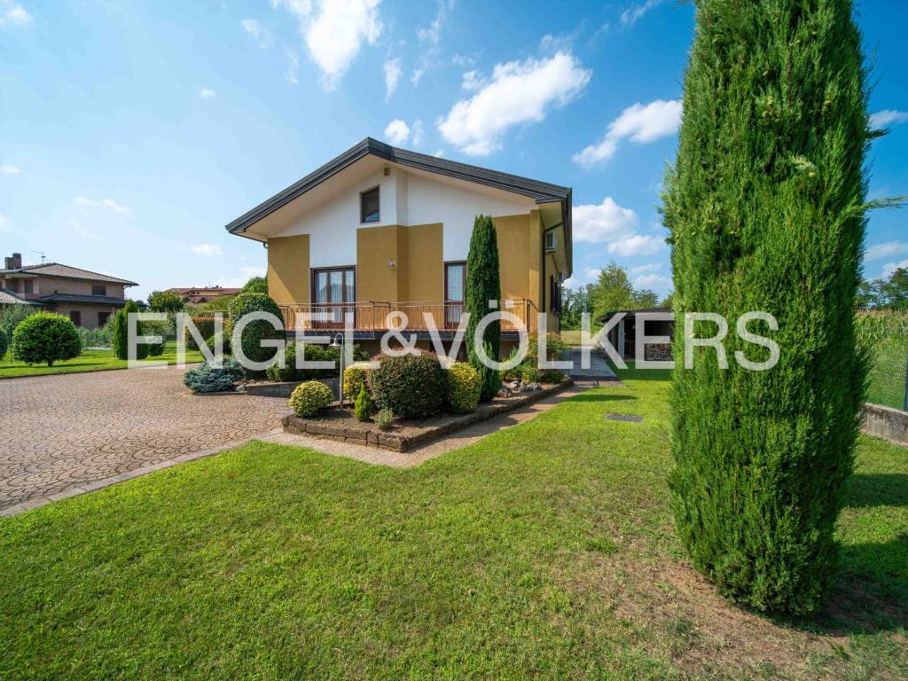 Villa a Tradate in Via Giacomo Brodolini, 7 - Foto 3