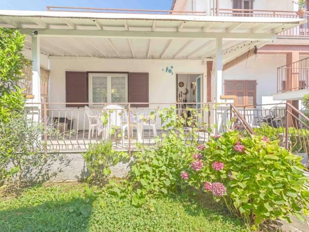 Appartamento a Ameglia in Via Dell'Angelo - Foto 2