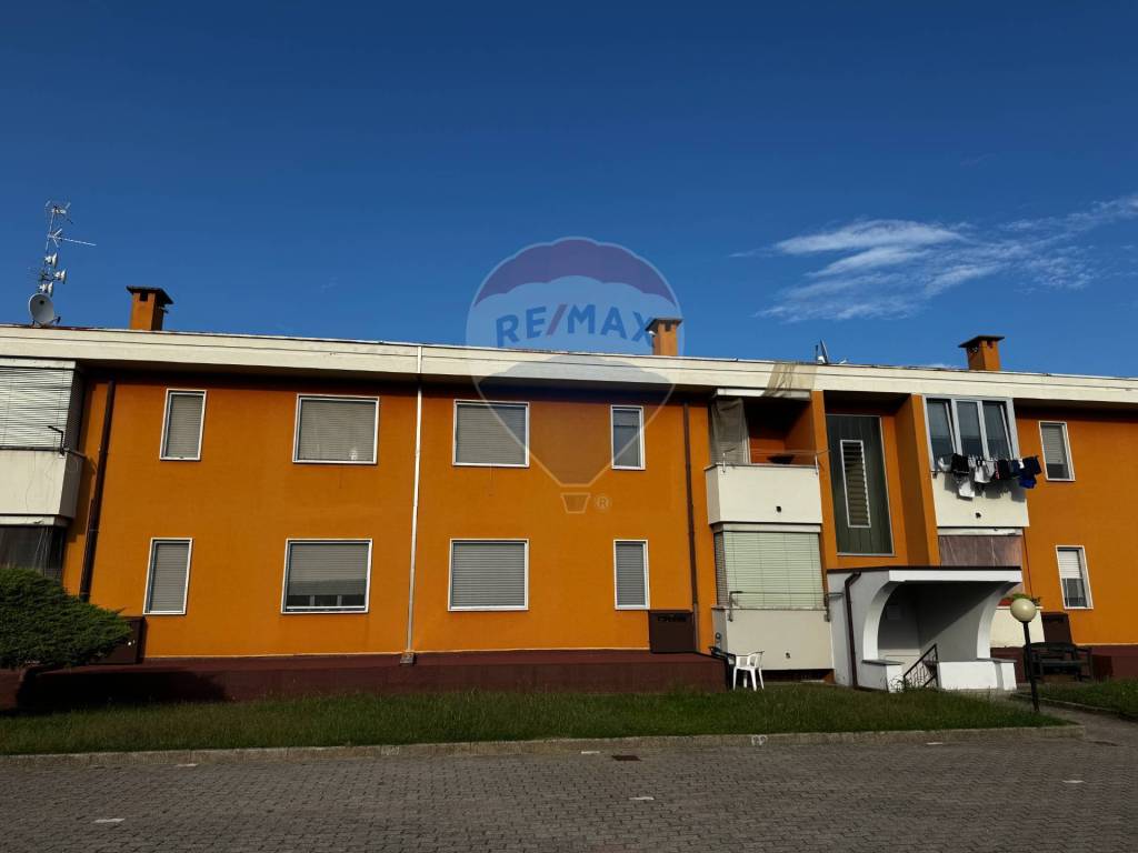 Appartamento a Momo in via circonvallazione, 24 - Foto 2