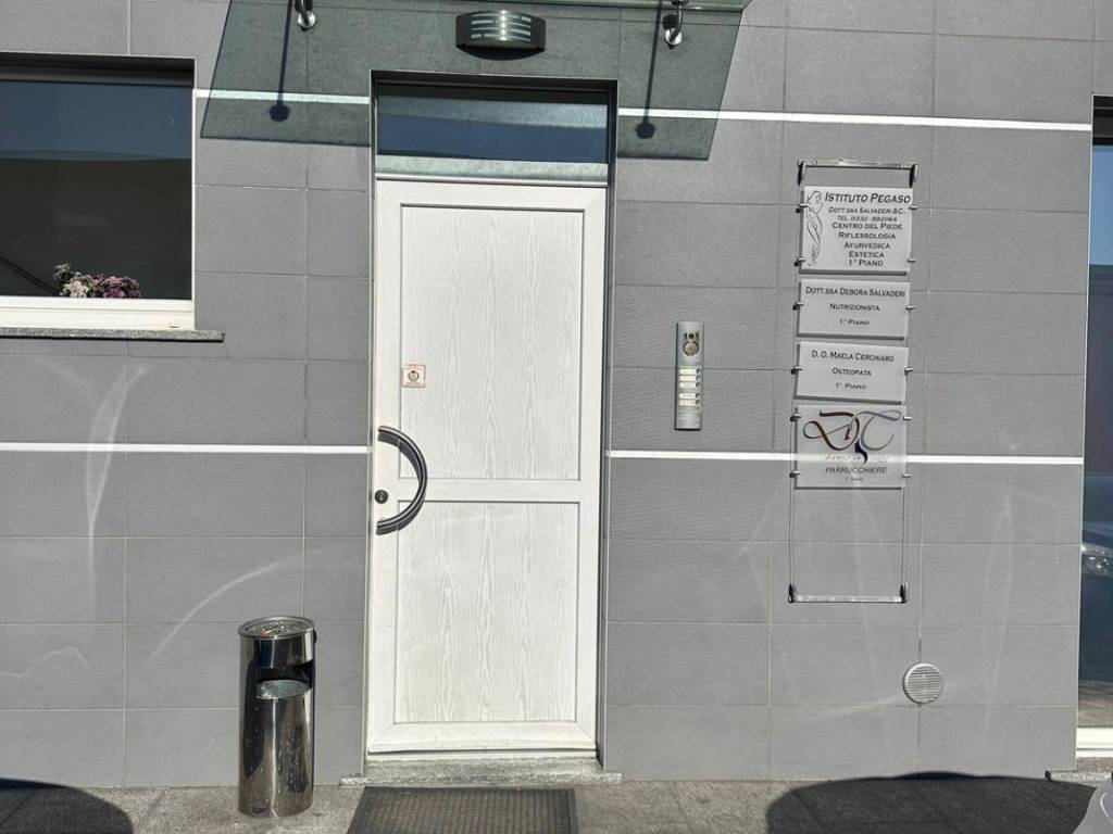 Immobile a Castronno in via Cavour, 8 - Foto 2