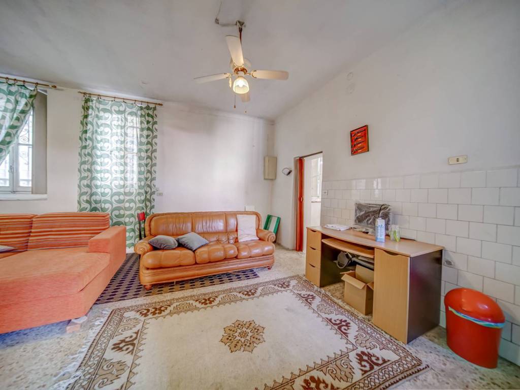Casa indipendente a Cardano al campo in via Felice Cavallotti, 31 - Foto 3