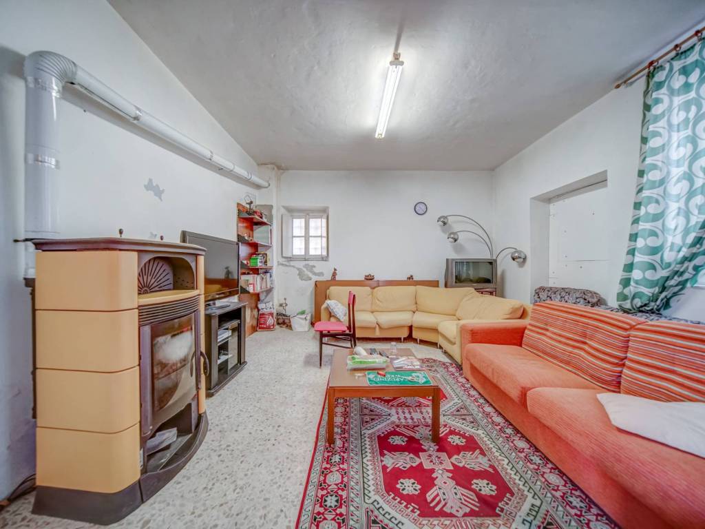 Casa indipendente a Cardano al campo in via Felice Cavallotti, 31 - Foto 4