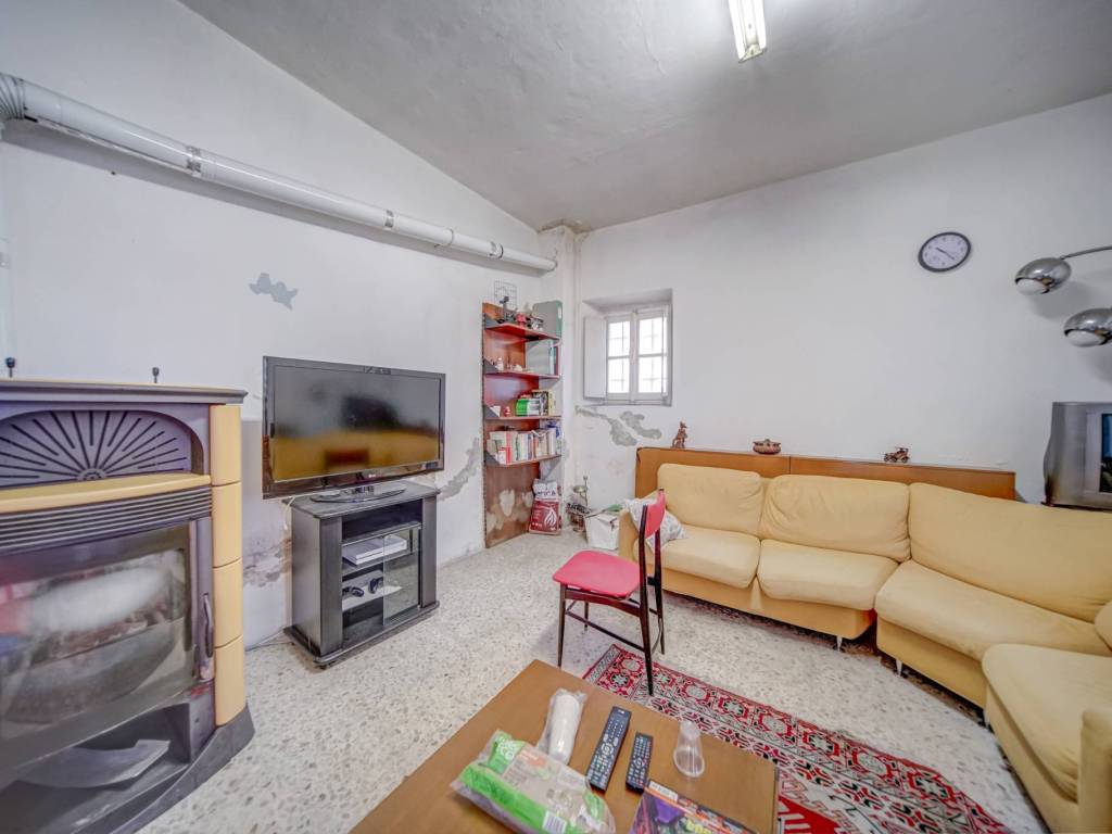 Casa indipendente a Cardano al campo in via Felice Cavallotti, 31 - Foto 5