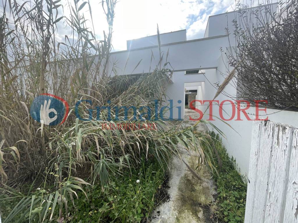 Villa a Melendugno in Via Fabrizio De Andrè, 7 - Foto 2
