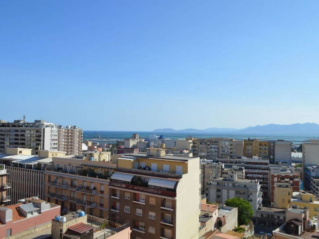 Attico / mansarda a Cagliari in Via Tigellio, 20 - Foto 3