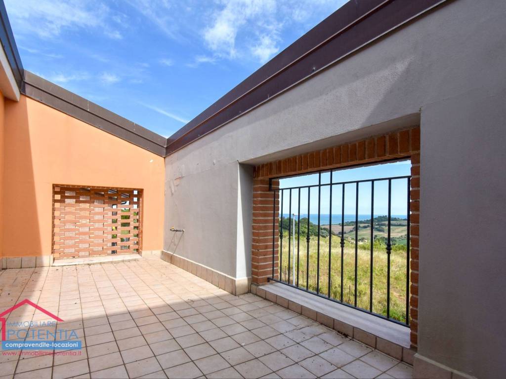 Appartamento a Potenza picena in Contrada Casette Antonelli, 80 - Foto 2