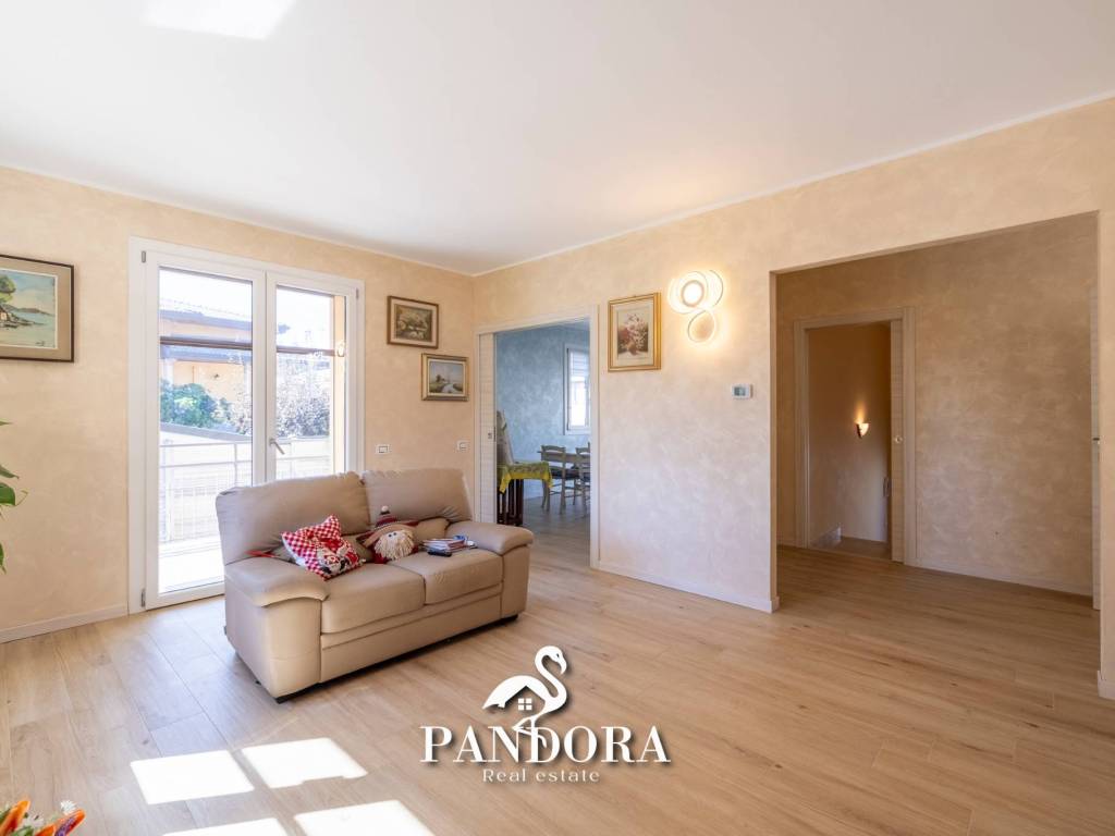 Villa a Cardano al campo in Via Siena, 6 - Foto 3