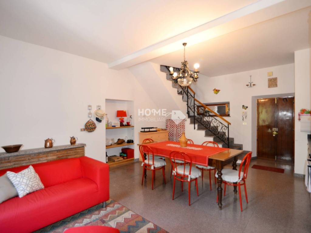 Casa indipendente a Sefro in Via Duchi Varano - Foto 3