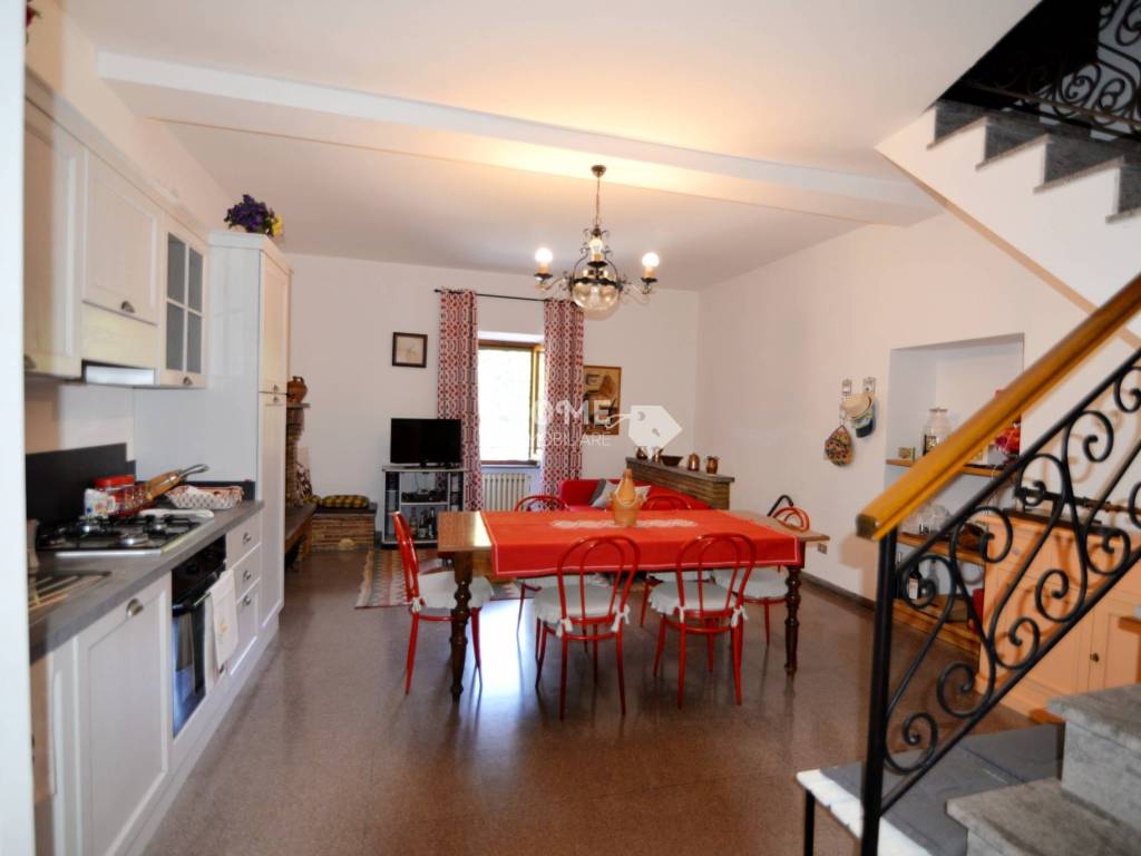 Casa indipendente a Sefro in Via Duchi Varano - Foto 4