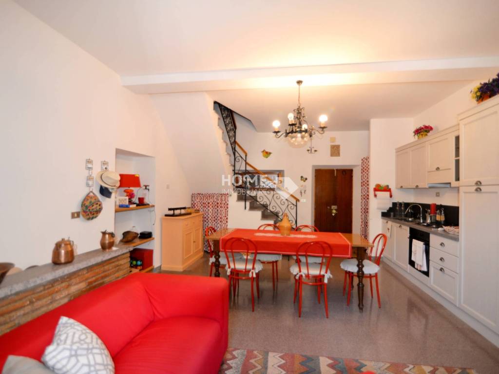 Casa indipendente a Sefro in Via Duchi Varano - Foto 5