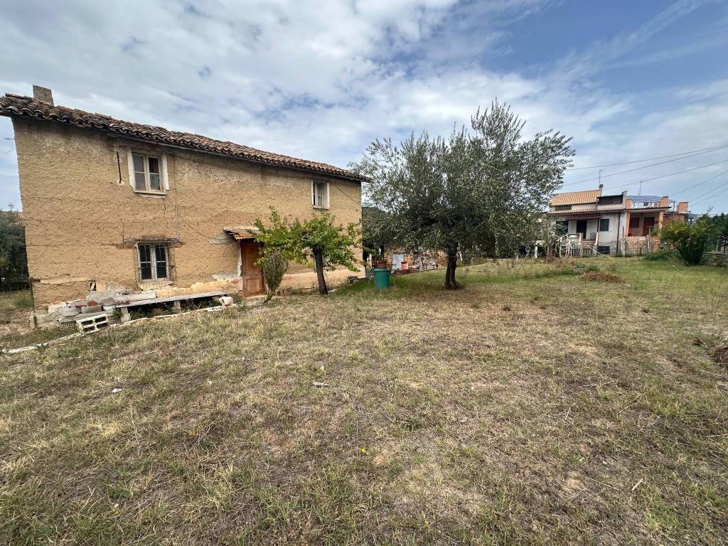 Rustico / casale a Chieti in Via Colle dell'Ara, 130 - Foto 4