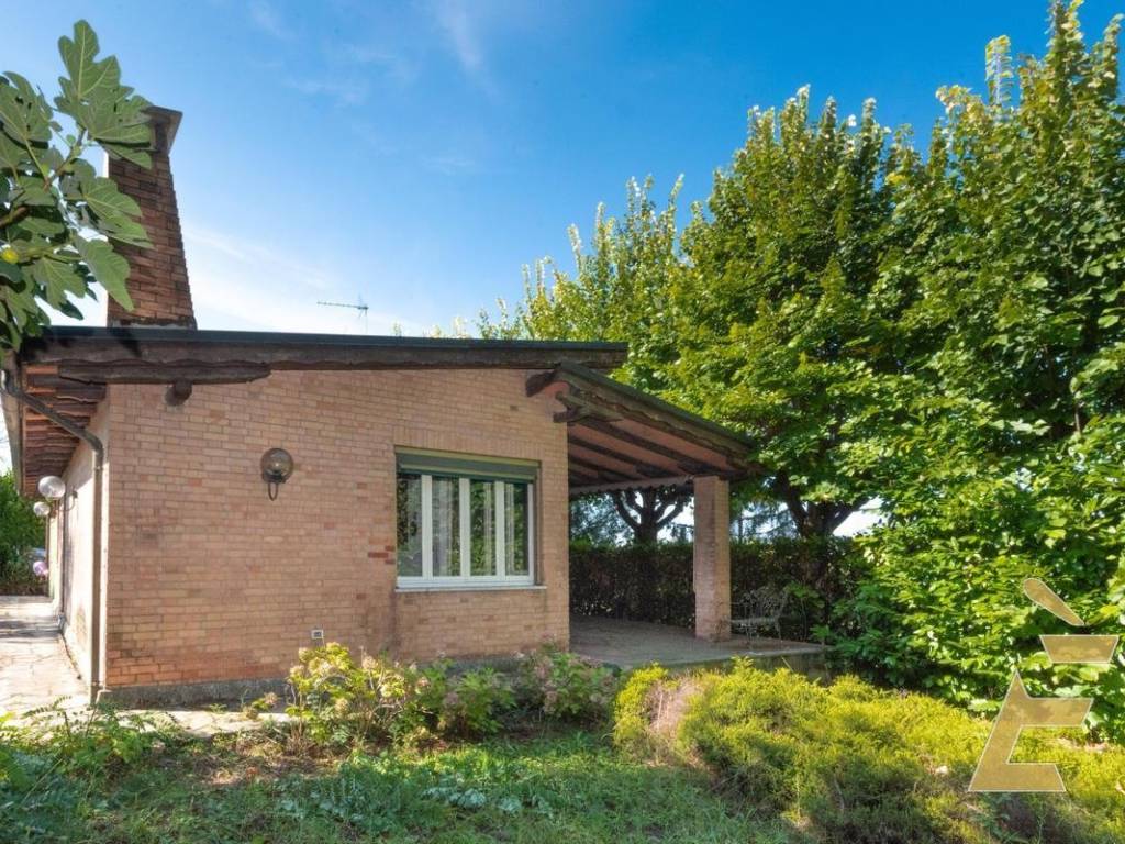 Casa indipendente a Valenza in Strada Mazzucchetto Ceriana, 56 - Foto 2
