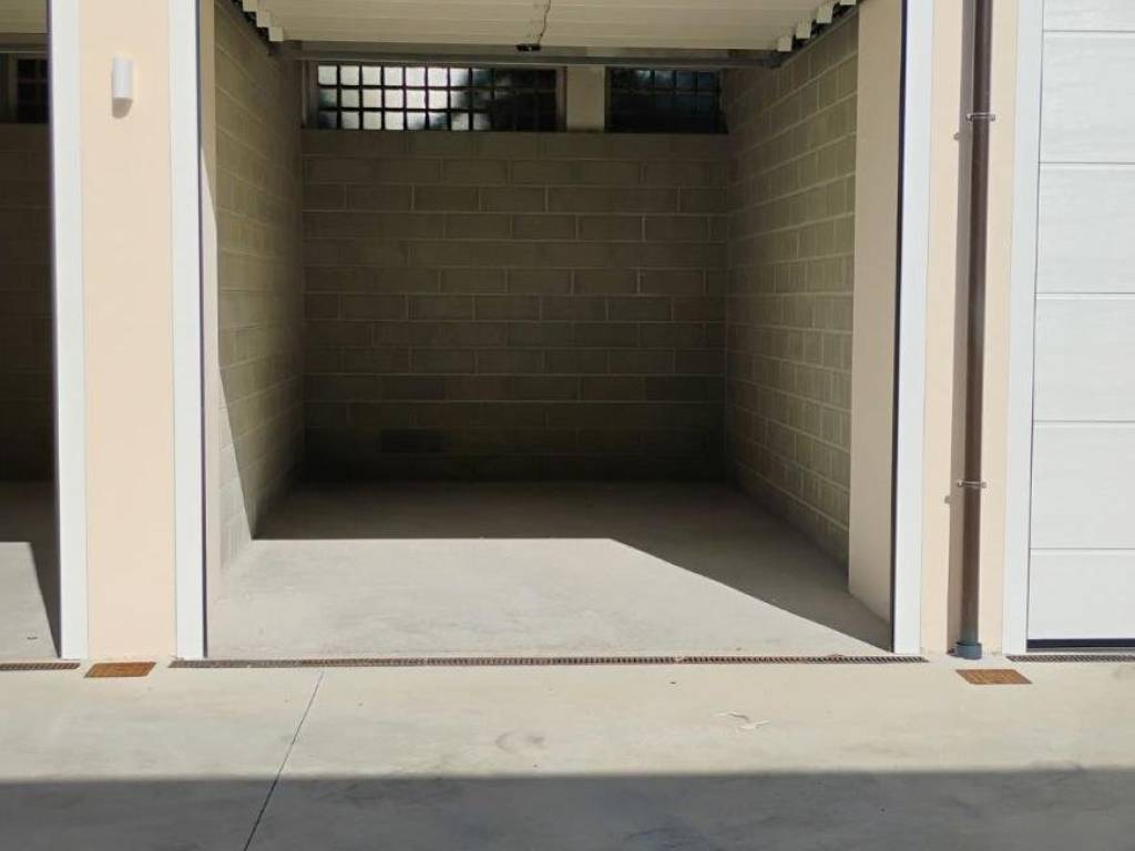 Box / garage a Vercelli in Via Confienza - Foto 4