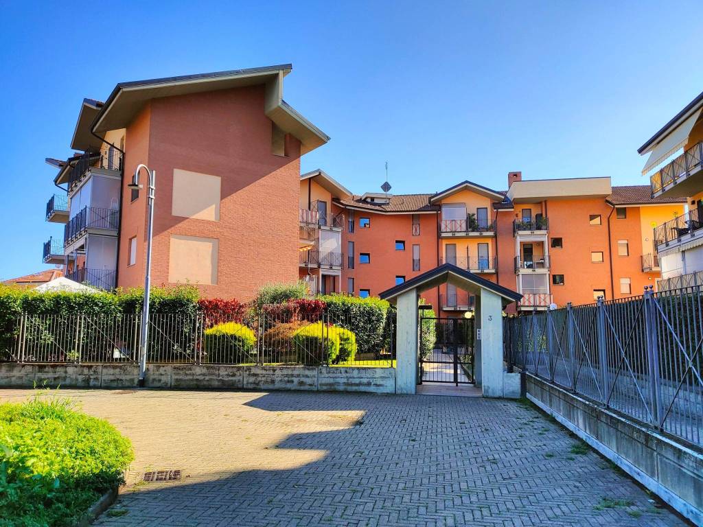 Appartamento a Orbassano in Vicolo Sacra San Michele - Foto 2
