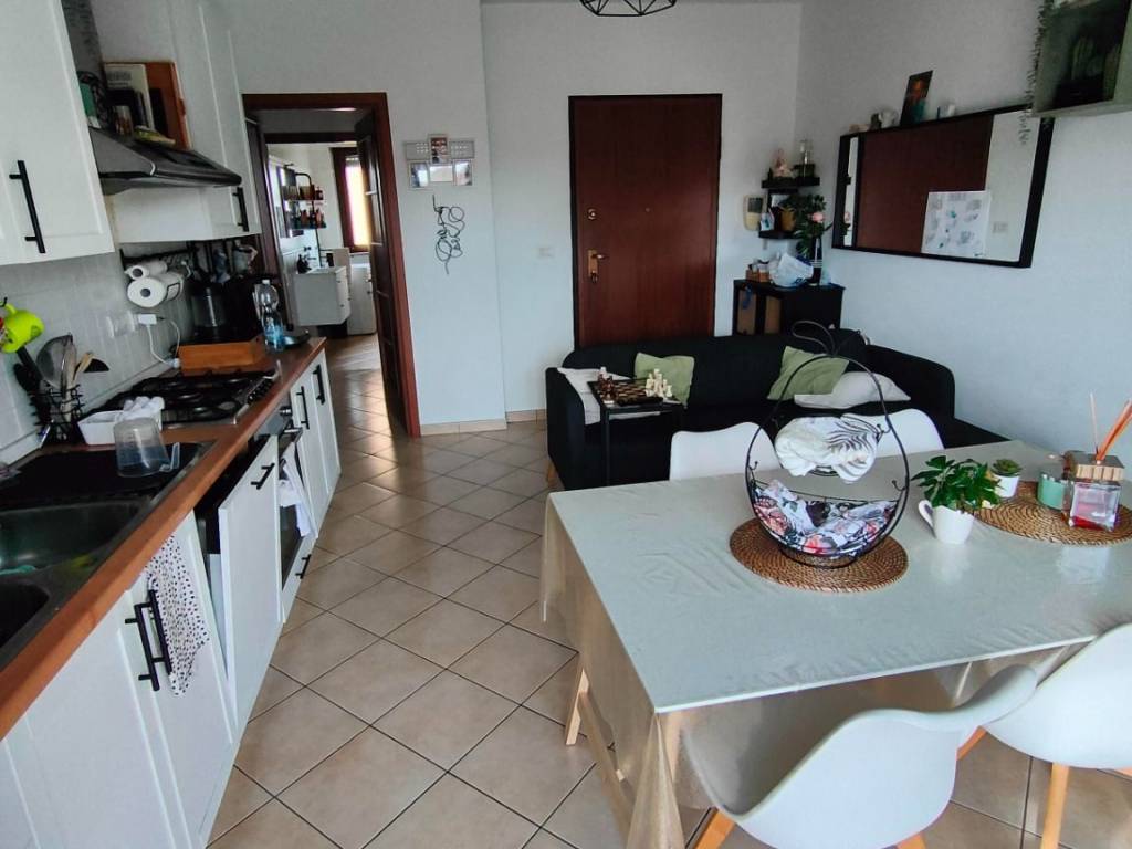 Appartamento a Orbassano in Vicolo Sacra San Michele - Foto 5