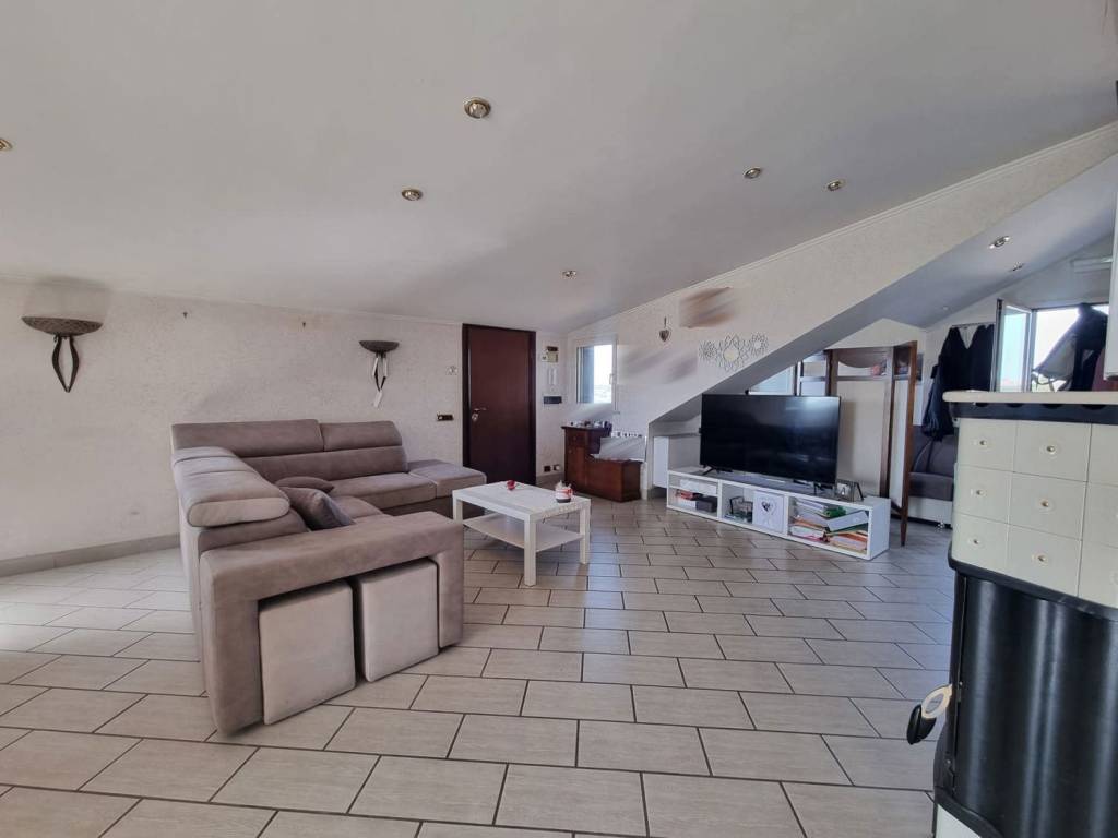 Appartamento a Aprilia in VIA MEDIANA , 138 - Foto 4
