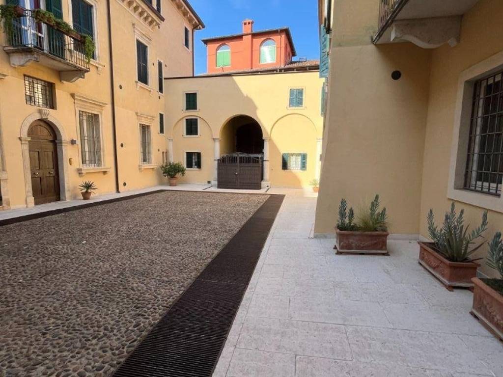 Appartamento a Verona in Via Giosuè Carducci, 40 - Foto 2
