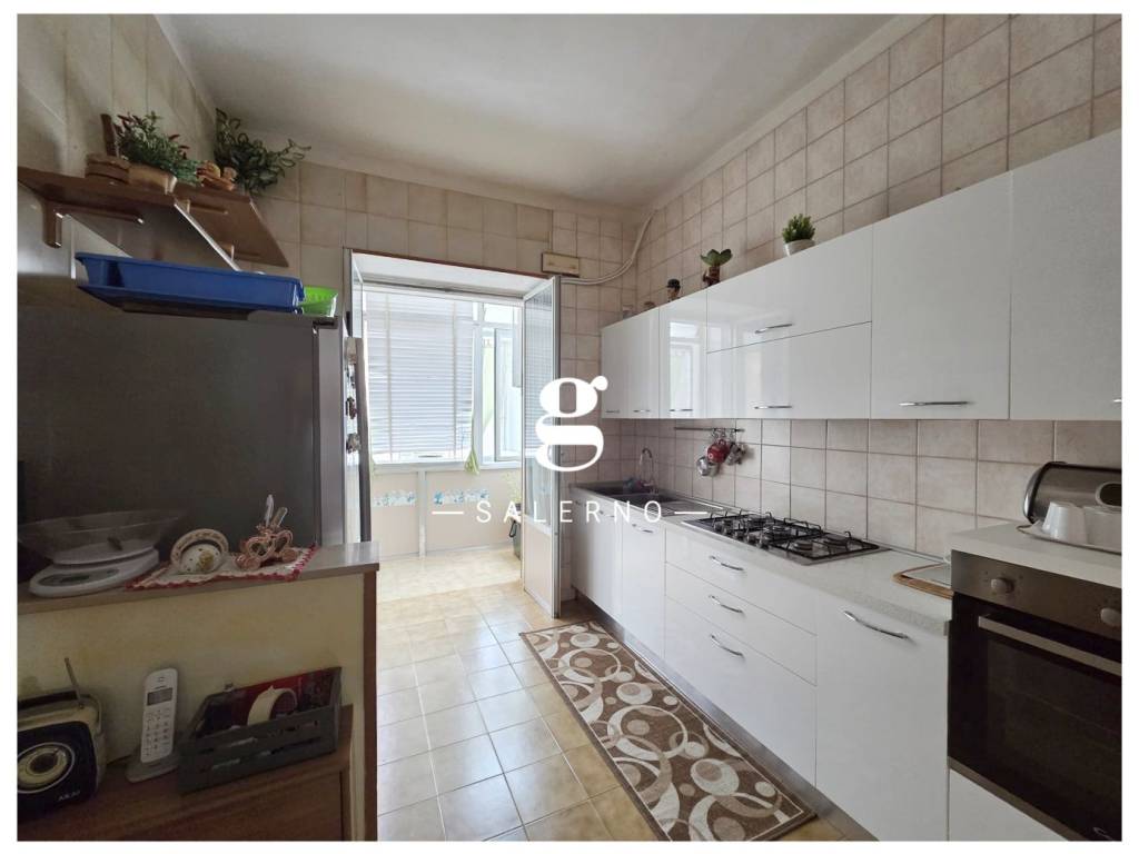 Appartamento a Salerno in Via Michele Iannicelli - Foto 3