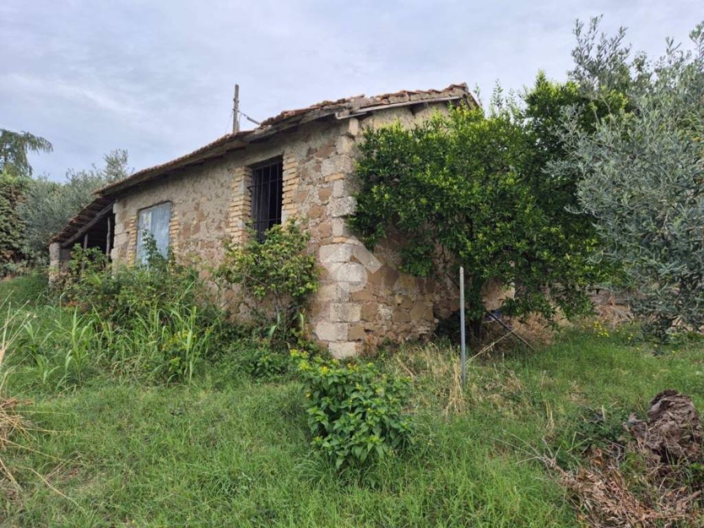 Casa indipendente a Montopoli di sabina in VIA SANTA MARIA - Foto 2