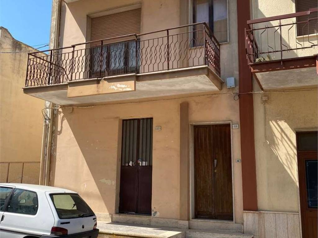 Casa indipendente a Casarano in via amatore sciesa - Foto 2