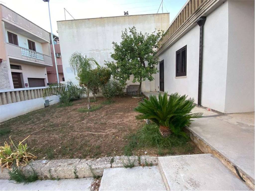 Villa a Taurisano in via Manzoni , 8 - Foto 3